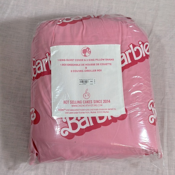 LAST ONE Barbie Ruffle Duvet Cover Set Bed Set w/ Shams Bedding licensed product - Picture 6 of 11